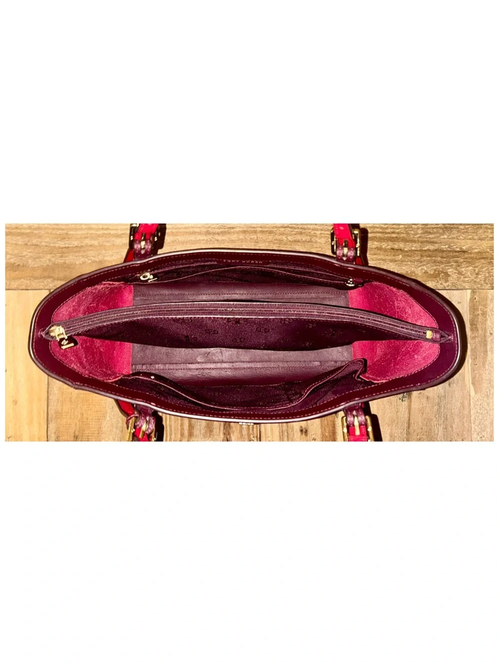 Tory Burch. York Leather Buckle Tote with Free Bag Scarf, Dust Bag & Bag Charm. - Picture 12 of 16